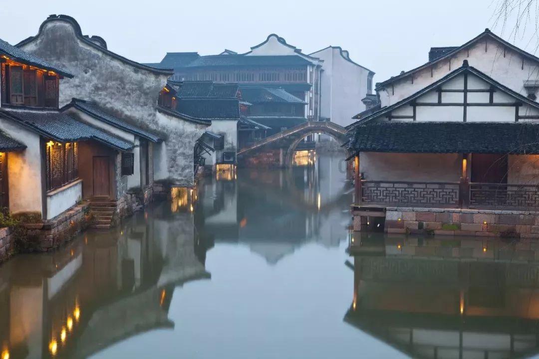 逃离森林湖畔